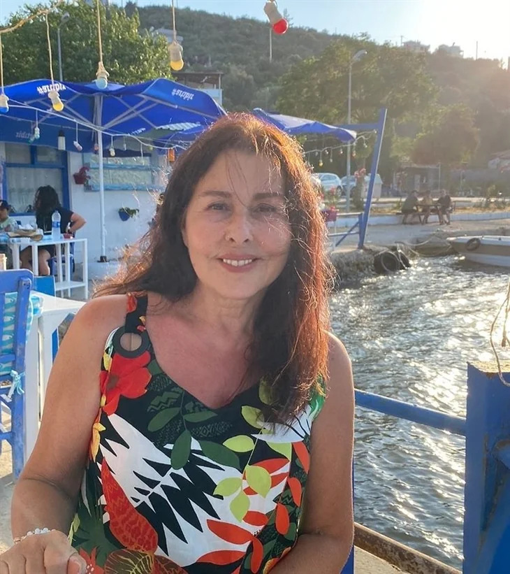 Ünlü isimlerden yeni yıl mesajları!
