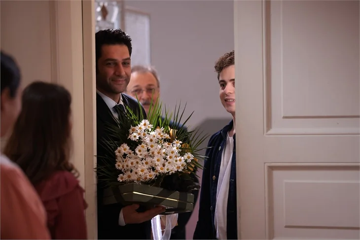 'Masumlar Apartmanı'nda Safiye ve Naci evlilik yolunda…