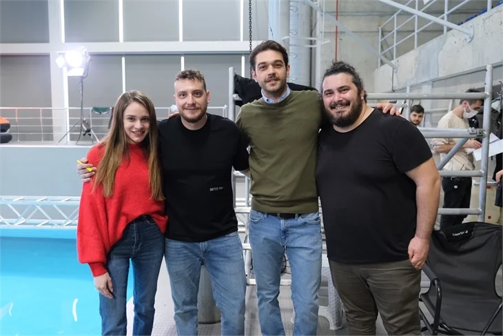 'Kara Tahta' dizisinin setinden ilk kareler...