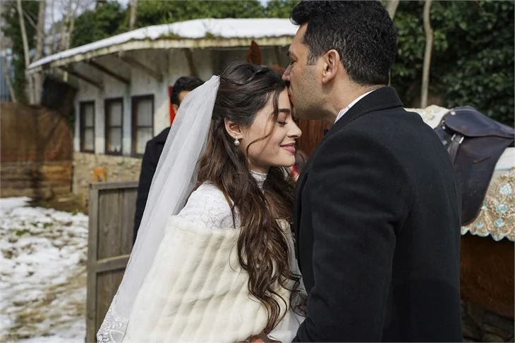 Aziz'de kar altında çekilen düğün sahneleri dikkat çekti!