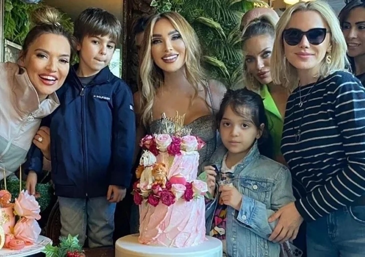 Eşinin ölümüyle yıkılan Ece Erken, Seren Serengil'in doğum gününde ortaya çıktı