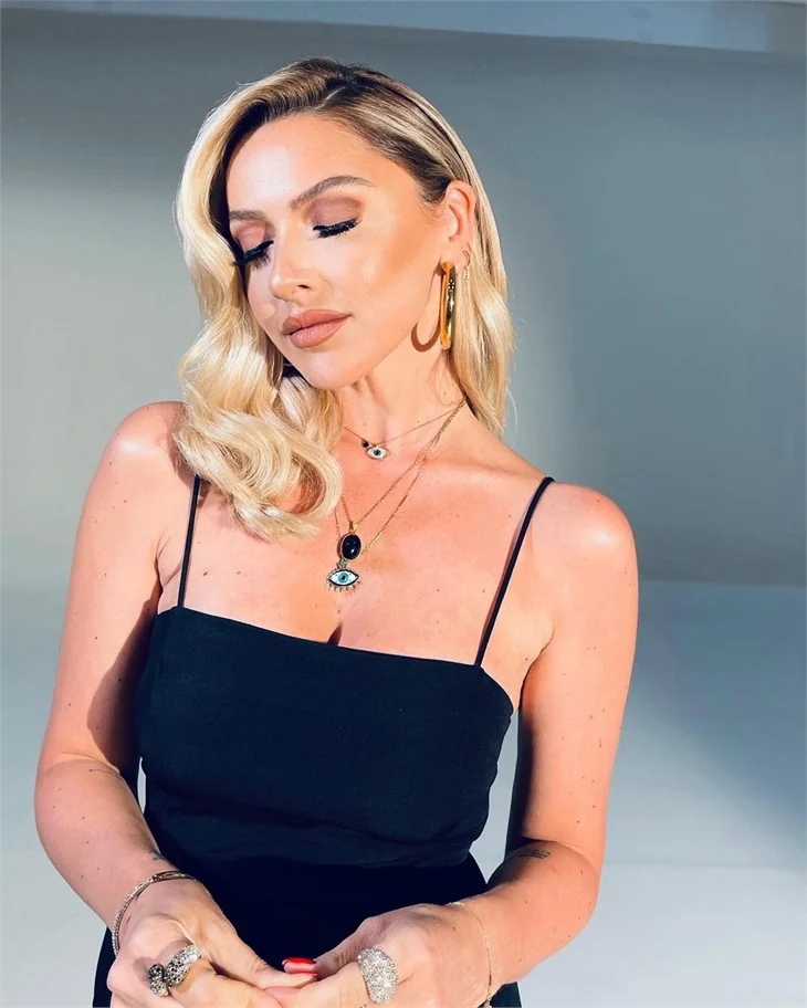 Hadise davayı kaybetti! 250 bin Euro’yu faiziyle ödeyecek!