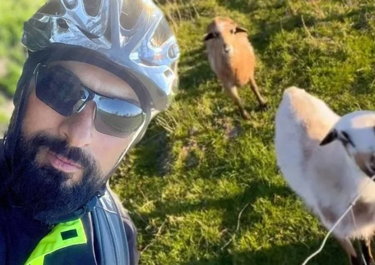 Megastar Tarkan keçilere böyle seslendi