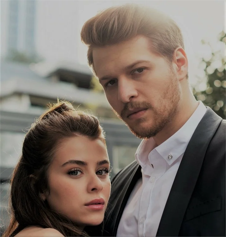 Seversin'in Asya’sı ve Tolga’sı:  İlayda Alişan ve Burak Yörük…