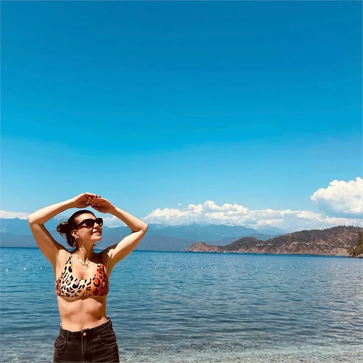 Aslı Enver'in doğum günü tatili!