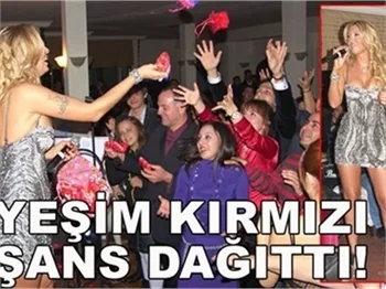 YEŞİM KIRMIZI İÇ ÇAMAŞIRI DAĞITTI!