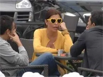 DENİZ AKKAYA'NIN AŞK GÖZLÜĞÜ!