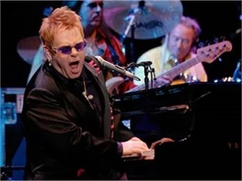 ELTON JOHN'UN EVLATLIK İSTEĞİ REDDEDİLDİ