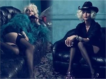 UMA THURMAN'DAN ÇOK ÖZEL POZLAR