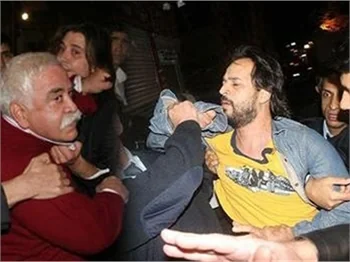 OYUNCULARDAN PROTESTO YÜRÜYÜŞÜ