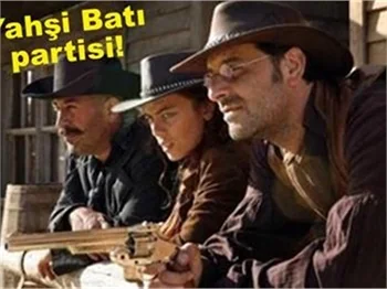 CEM YILMAZ'DAN ARKADAŞLARINA JEST!