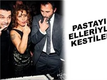 PASTAYI ELLERİYLE KESTİLER!