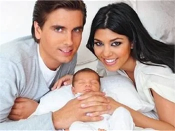 İŞTE KOURTNEY KARDASHİAN'IN BEBEĞİ!