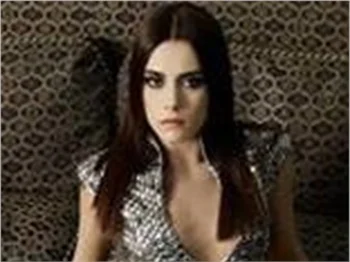 CANSU DERE, CEM YILMAZ'I UNUTTU!