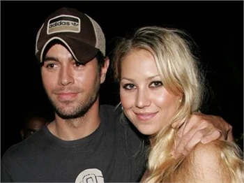 Anna Kournikova'nın göğüs şovu