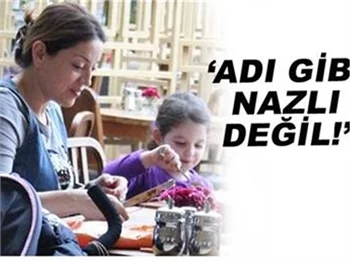 AŞKIN NUR YENGİ İLE KIZI..
