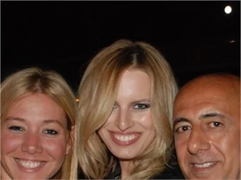 KAROLINA KURKOVA'NIN REINA ÇIKARTMASI!