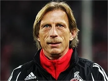 FENERBAHÇE'NİN YENİ HOCASI BELLİ OLDU!