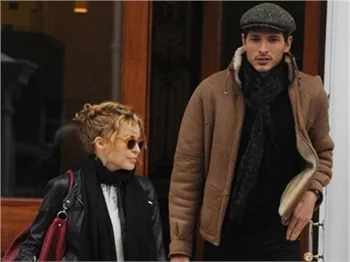 KYLIE MINOGUE YİNE AYNI HÜSRANI YAŞIYOR!