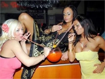 Alanya Danimarka'dan gelen Playboy kızlarını konuk etti