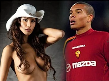 LARA SUROL'UN GELİN ARABASI 'FERRARI'