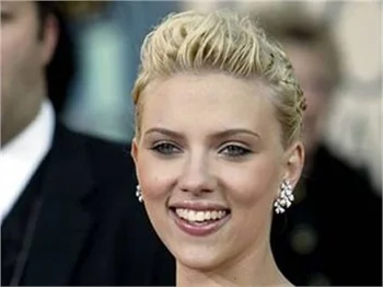 SCARLETT JOHANSSON EVLAT EDİNMEK İSTİYOR