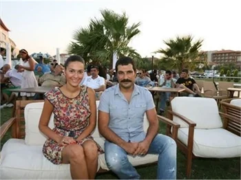 "Bitmeyen Şarkı" dizisi ekibi ilk bölümü birlikte izledi