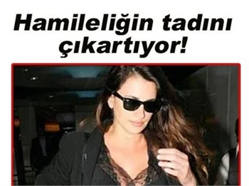 PENELOPE CRUZ'UN BEBEĞİ GAZETECİLERLE TANIŞTI