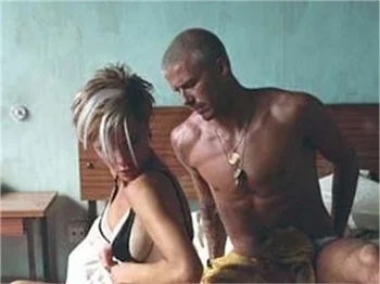 VICTORIA BECKHAM, AŞKINI SAVUNDU!