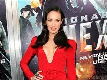 MEGAN FOX: SEKS SEMBOLÜ DEĞİLİM