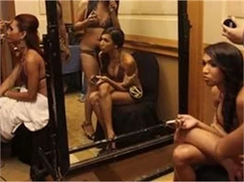 Filipinlerde travestiler arası güzellik yarışması!