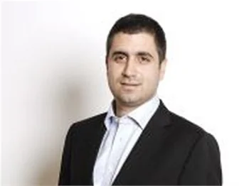 ÜNLÜ YAPIMCI KEREM ÇATAY EVLENİYOR..