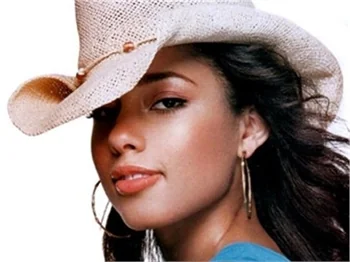 ALICIA KEYS ESKİ FORMUNA KAVUŞTU!
