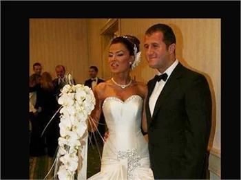 ÖZLEM YILDIZ: HEM AŞK HEM MANTIK EVLİLİĞİ YAPTIM