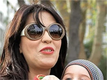 YEŞİM SALKIM’IN ANNELİK PROVASI!