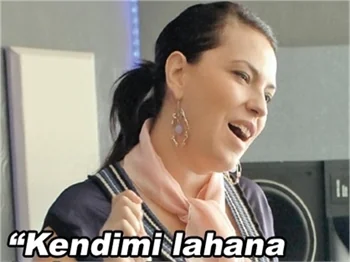YEŞİM SALKIM: HER ŞEYE AĞLIYORUM!