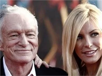 PLAYBOY'UN PATRONU NİŞANLANDI!