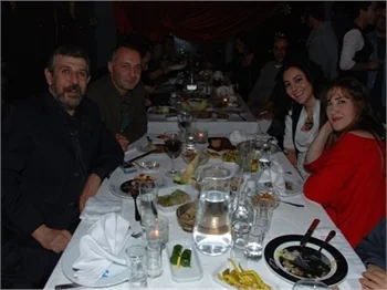 Yaprak Dökümü'nün veda gecesi Lüküs Saz'da yapıldı..