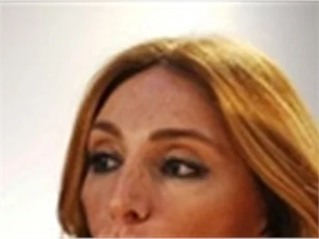 DİLEK HANİF, ELLE RUSYA'DA TANITILDI..