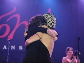 Hülya Avşar'ı kızı Zehra, yalnız bırakmadı!