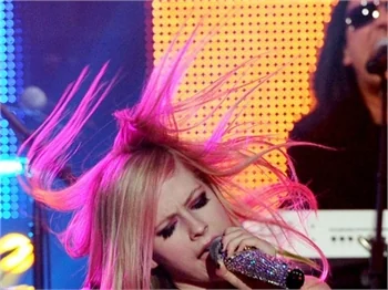 Avril Lavigne'in konserinden fotoğraflar!