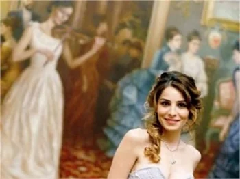 NUR AYSAN, "İÇİM KAN AĞLARKEN GÜLERİM"