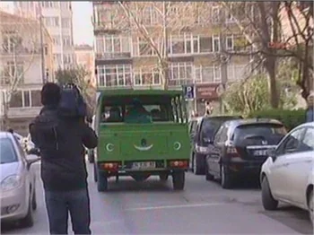 Defne Joy Foster'ın cenazesinin evinden çıkarıldığı an..