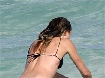 Cameron Diaz'ın, bikinili kaslı ve seksi vücudu!