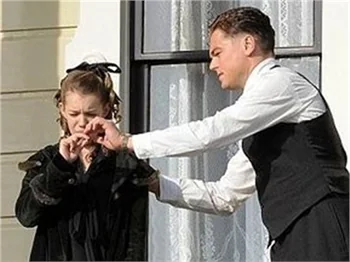 DICAPRIO'DAN SİGARA İÇME DERSLERİ!
