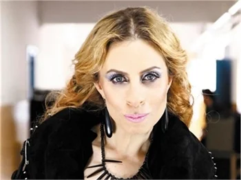 ZEYNEP CASALİNİ: HAVUZDA DOĞUM YAPMAK İSTİYORUM!