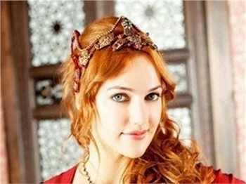 HÜRREM SULTAN'IN TAKILARINA ÖZEL KORUMA!
