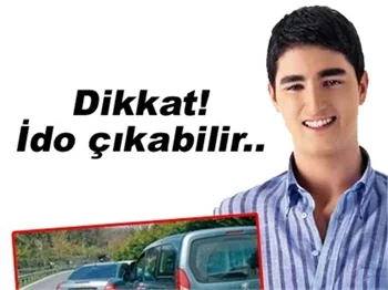 TATLISES'İN OĞLU YOL KESTİ, ARAÇ TEKMELEDİ!