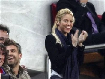 Shakira ve Pique için gol bahane, öpücük şahane!