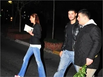 Zeynep Beşerler, Berk Oktay'la görüntülendi..